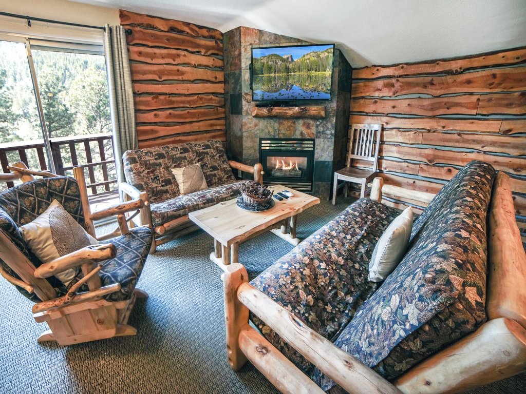 Fawn Valley Inn: 279 Vacation Rental in Estes Park - RedAwning