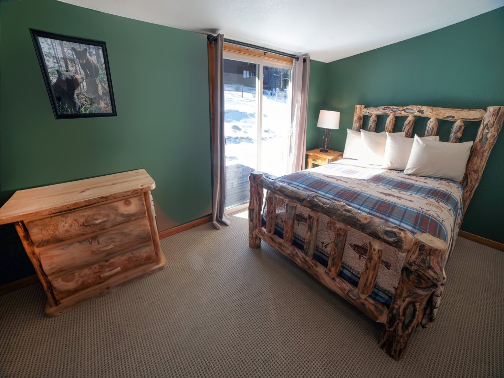 Rocky Mountain Retreat 2 Vacation Rental in Estes Park - RedAwning