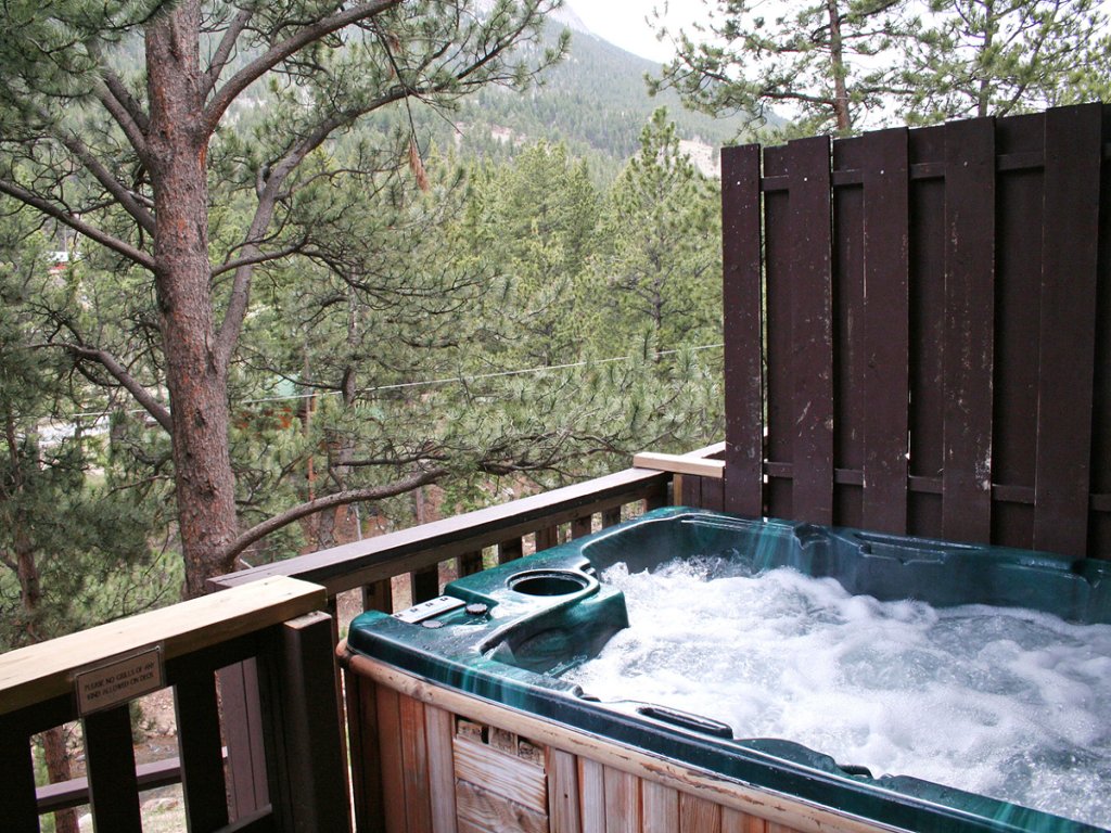 Fawn Valley Inn: 295 Vacation Rental in Estes Park - RedAwning