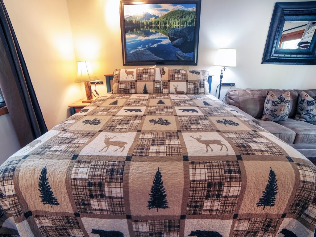 Sunnyside Knoll: 10 Vacation Rental in Estes Park - RedAwning