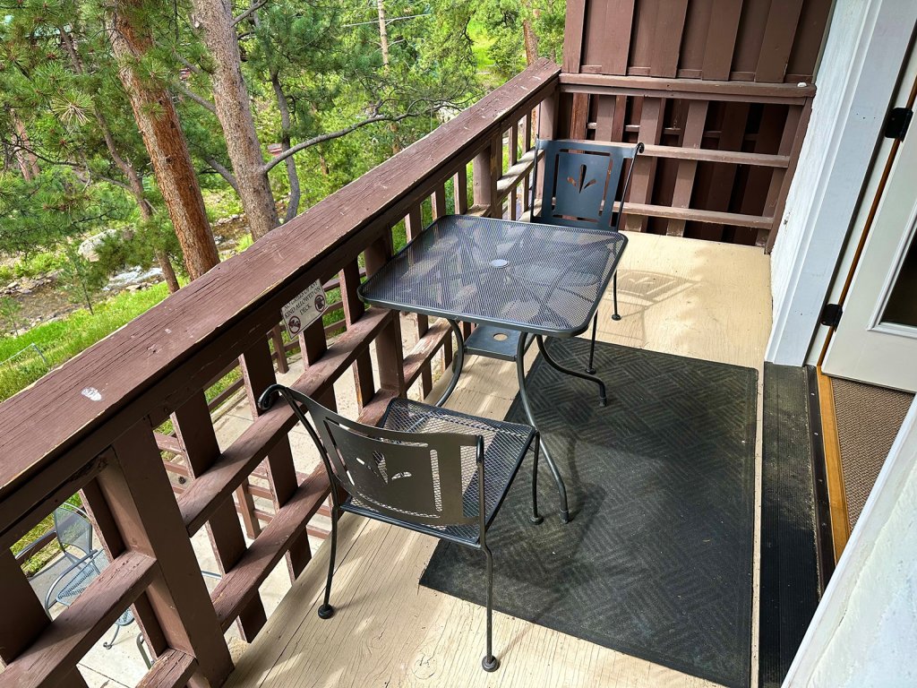 Fawn Valley Inn: 286 Vacation Rental in Estes Park - RedAwning