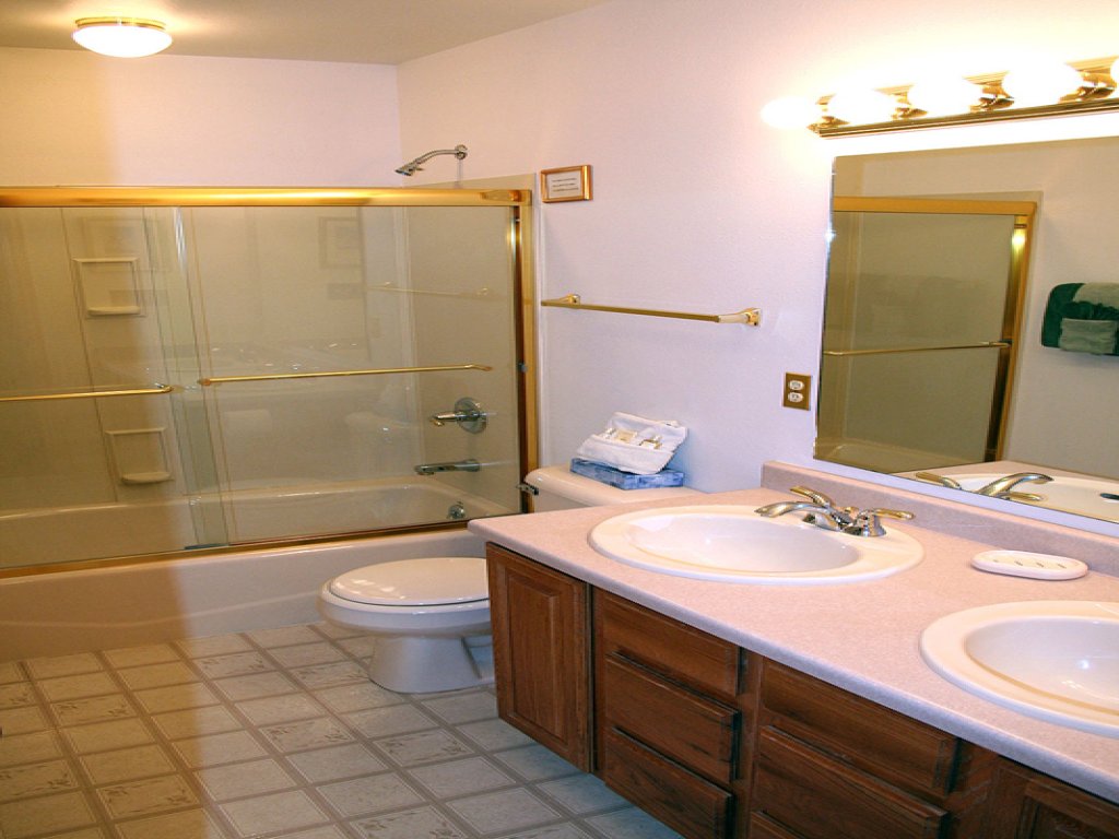 Fawn Valley Inn: 242 Vacation Rental in Estes Park - RedAwning