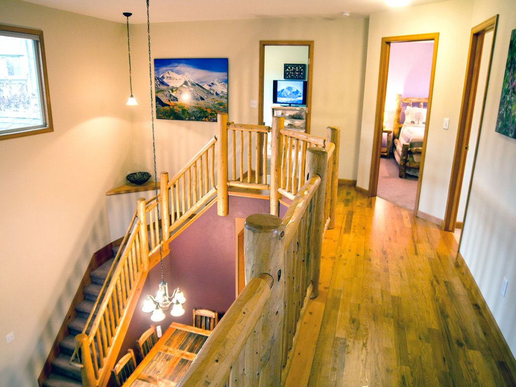 Virginia Home Vacation Rental in Estes Park - RedAwning