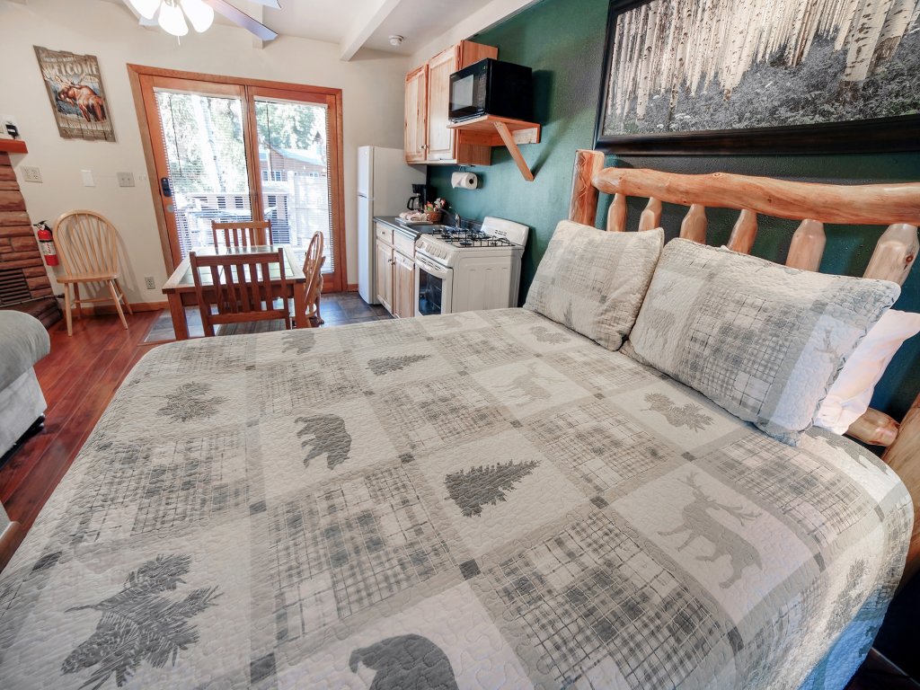 Sunnyside Knoll: 11 Vacation Rental in Estes Park - RedAwning