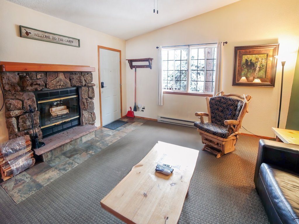 Timber Creek Chalets: 12 Vacation Rental in Estes Park - RedAwning
