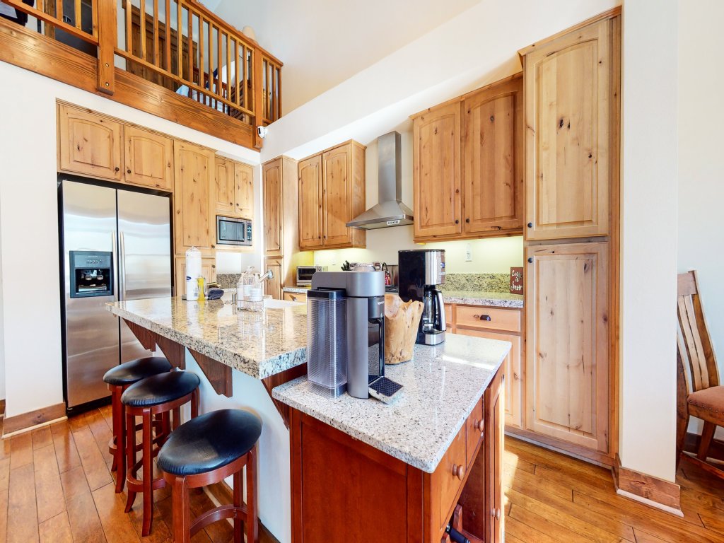Snowcreek VI The Lodges #1167 Vacation Rental in Mammoth Lakes - RedAwning