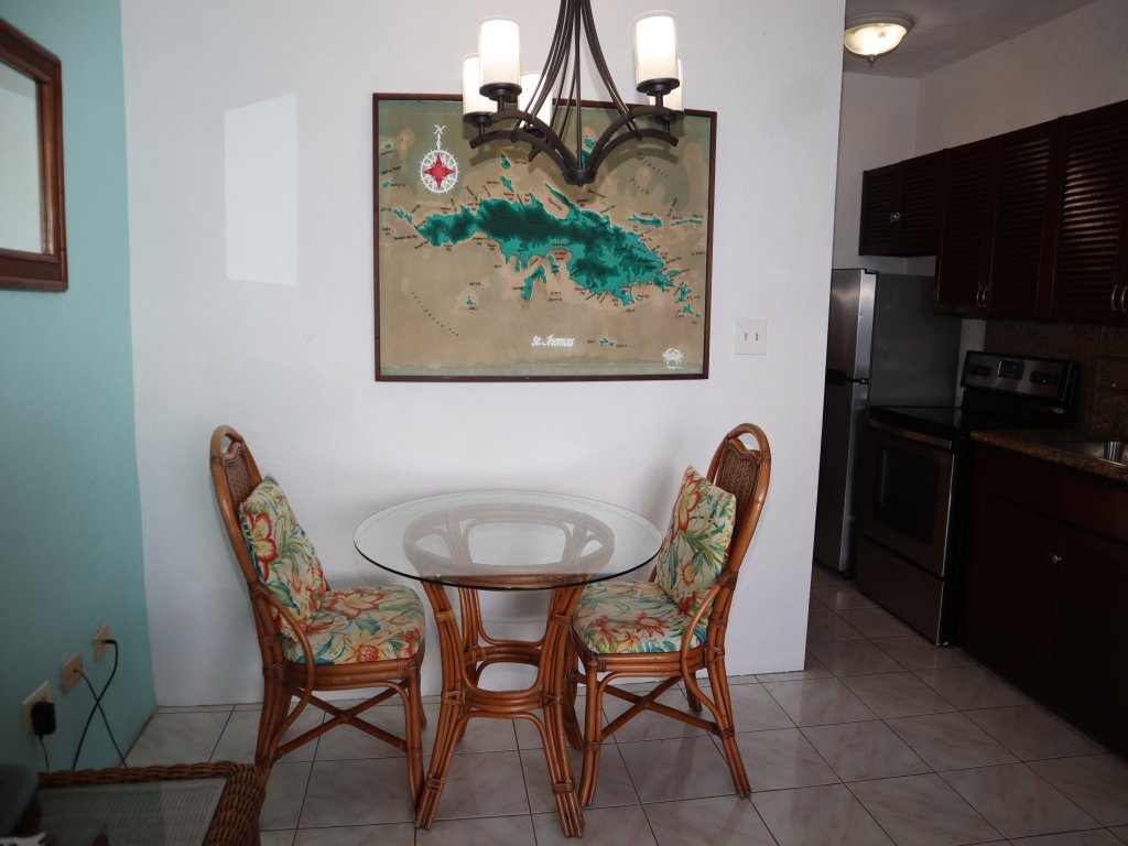 F6 Vacation Rental - RedAwning