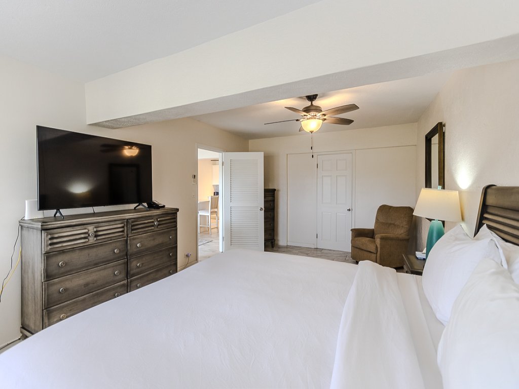 A22 Vacation Rental in US - RedAwning