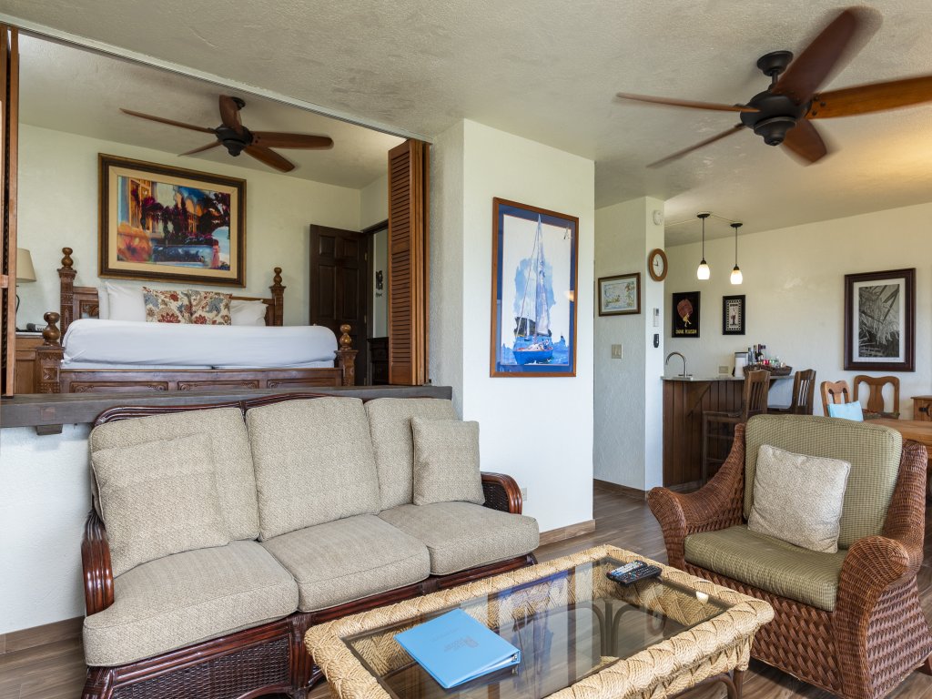 D6 Vacation Rental - RedAwning
