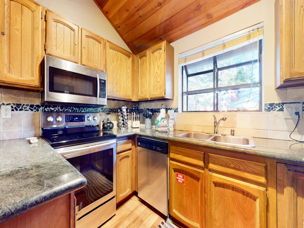Woodlands #11 Vacation Rental in Mammoth Lakes - RedAwning