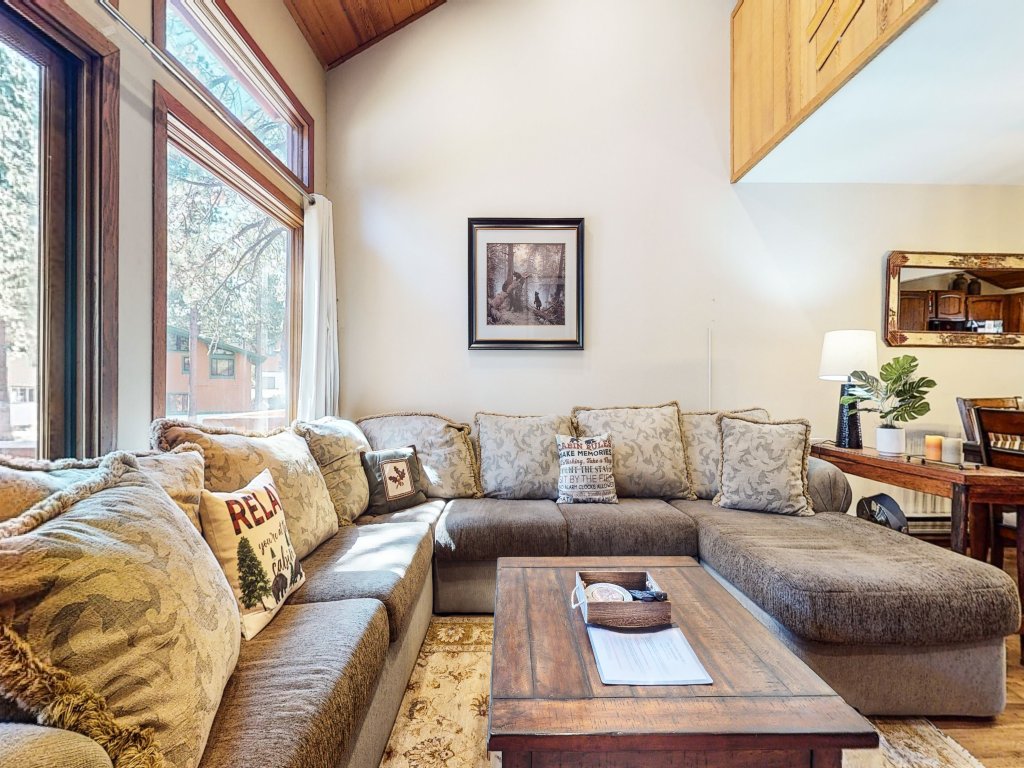 Woodlands #11 Vacation Rental in Mammoth Lakes - RedAwning