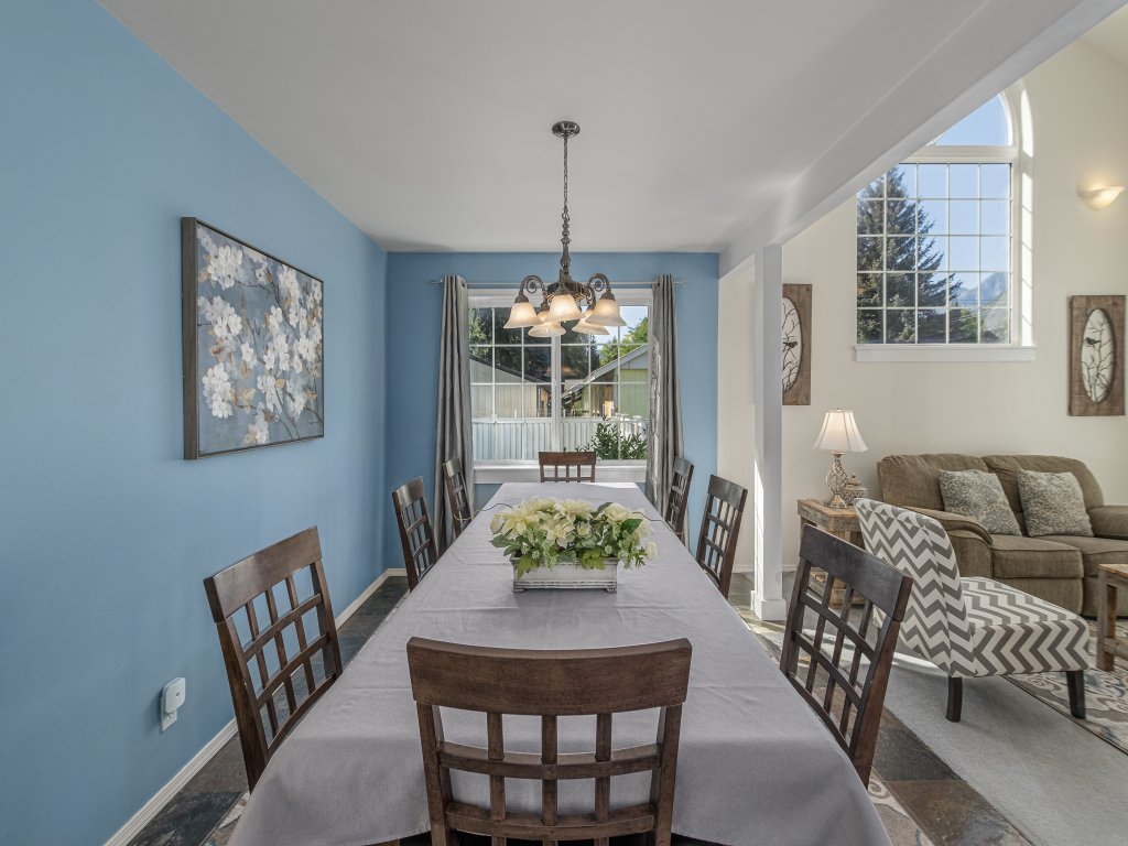 All Seasons Getaway Vacation Rental in Leavenworth - RedAwning