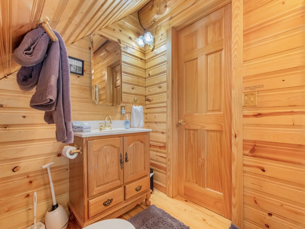 Soaring Pines Lodge Vacation Rental in Leavenworth - RedAwning