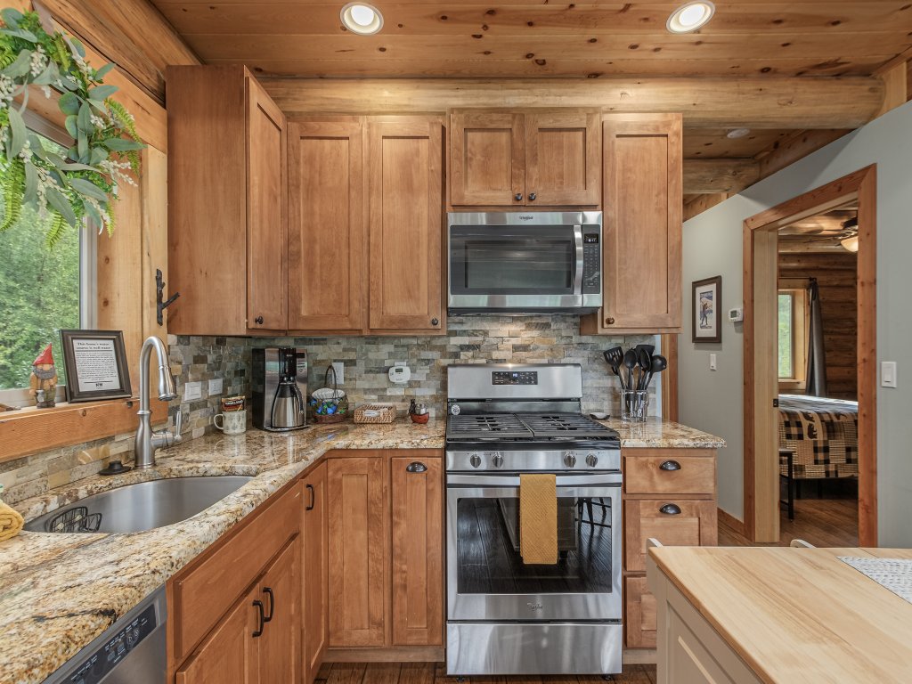 Bearfoot Chalet Vacation Rental in Leavenworth - RedAwning