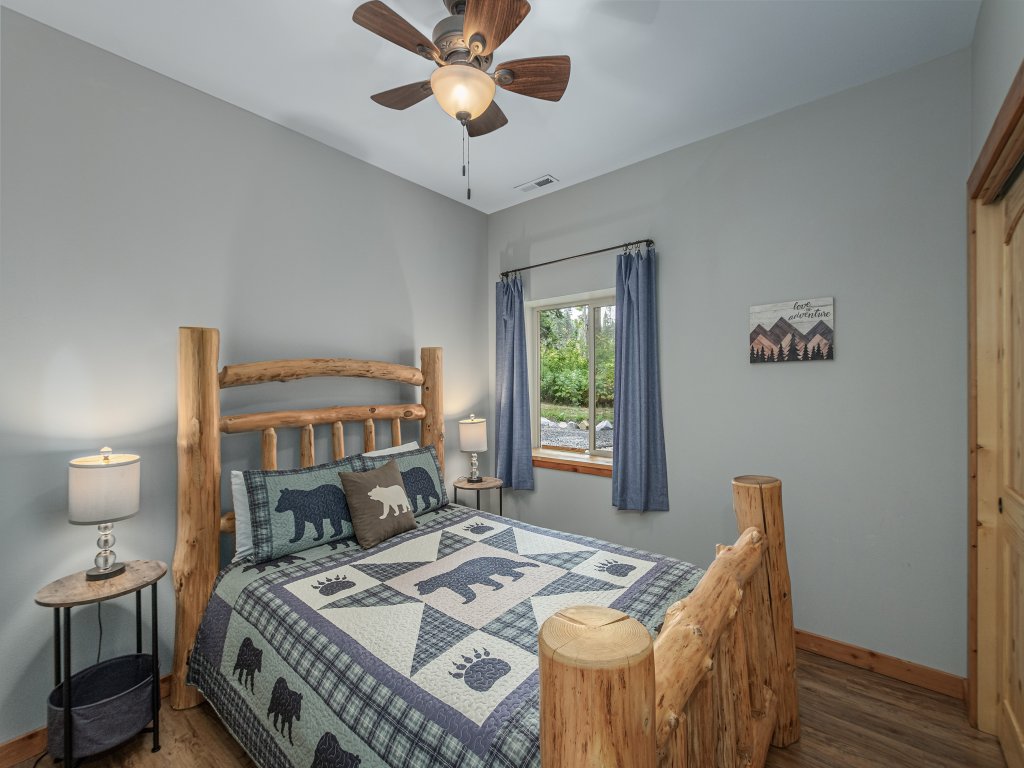 Bearfoot Chalet Vacation Rental in Leavenworth - RedAwning
