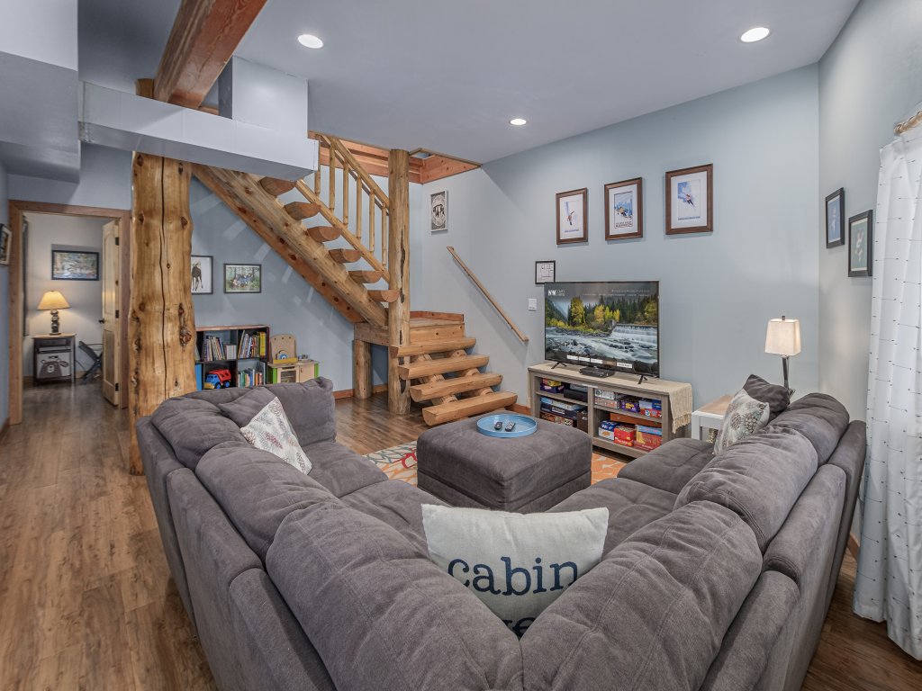 Bearfoot Chalet Vacation Rental in Leavenworth - RedAwning