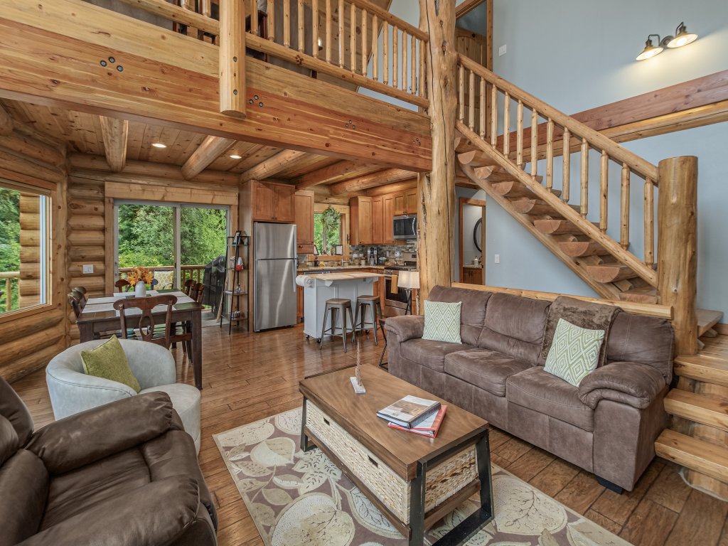 Bearfoot Chalet Vacation Rental in Leavenworth - RedAwning