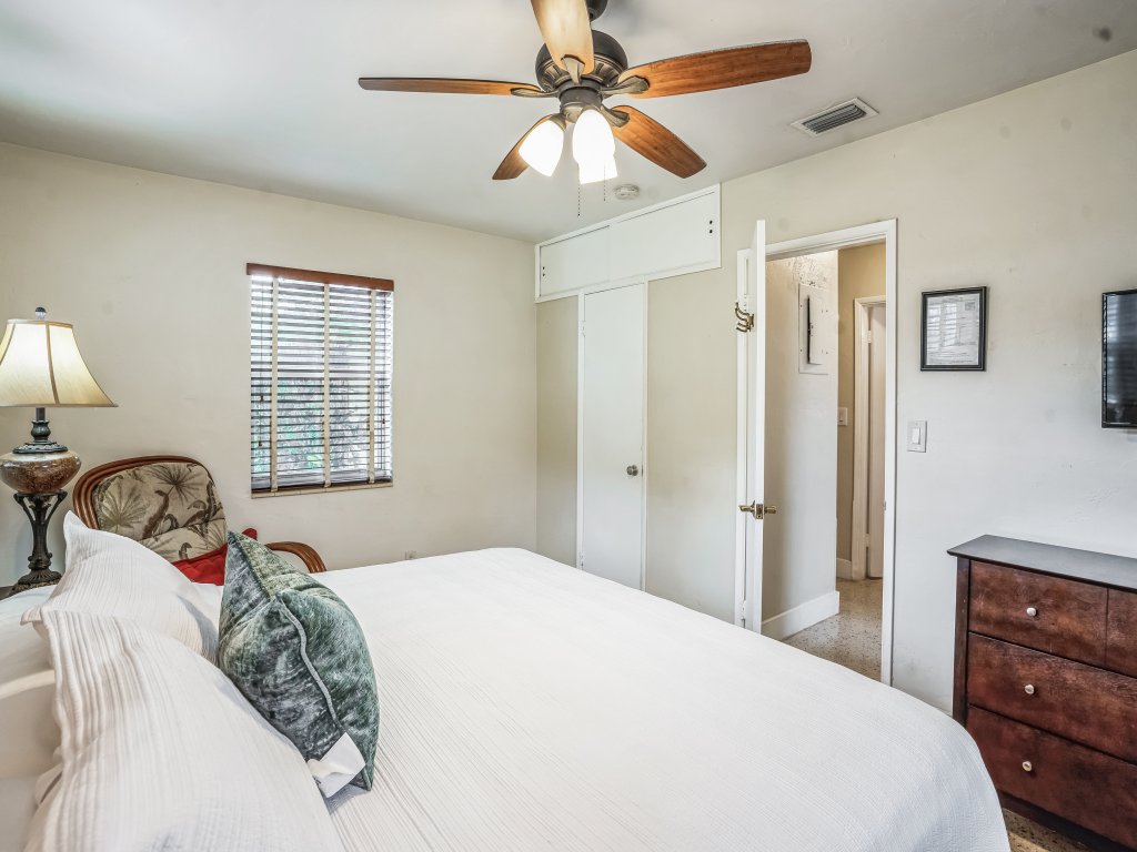 Beautiful Comfy Home With Hot Tub Close To Beach Vacation Rental in Fort Lauderdale - RedAwning