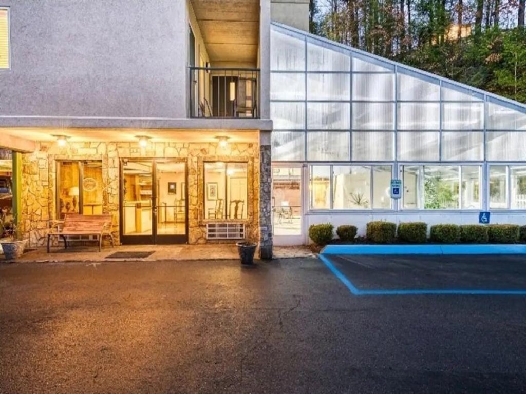 Gatlinburg Towers Condo 501 Vacation Rental in Gatlinburg - RedAwning