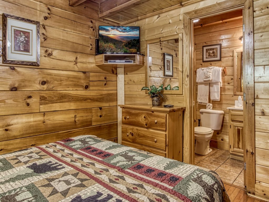 ERN864 - The Cedars Vacation Rental in Pigeon Forge - RedAwning