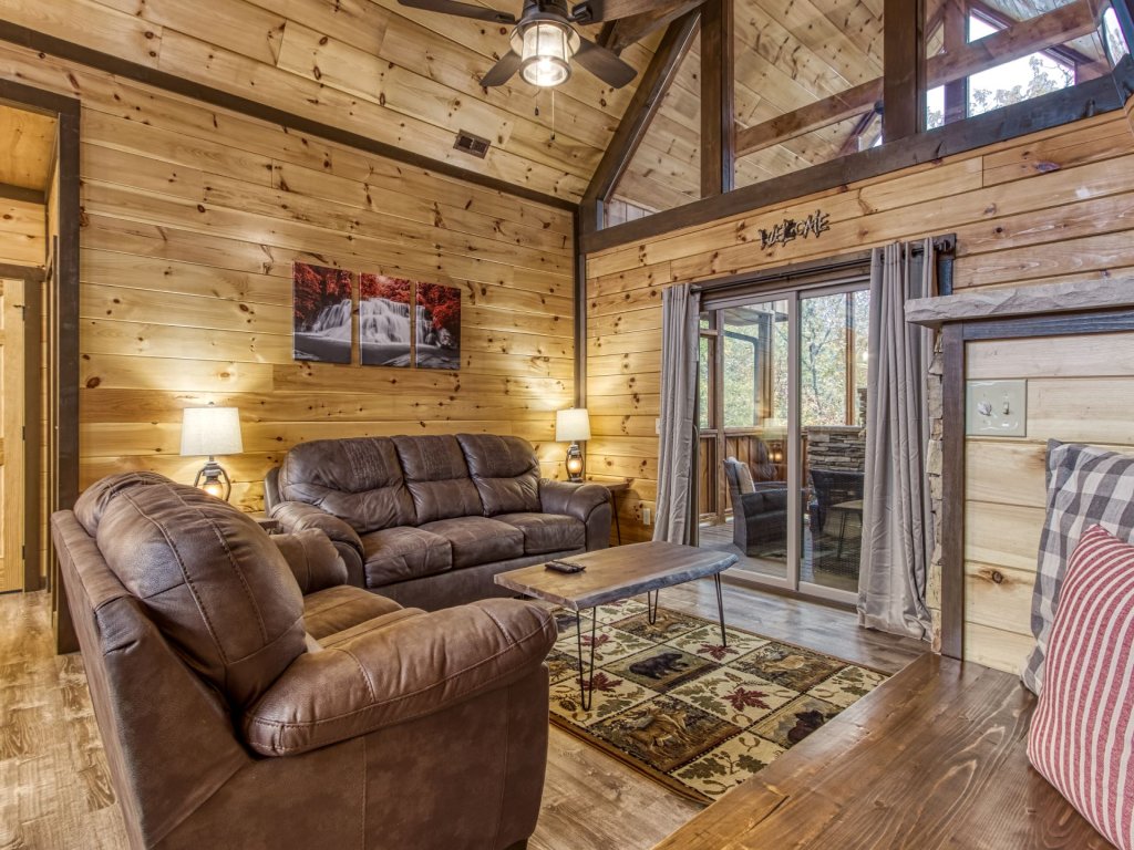 ERN823 - Eagle Falls Vacation Rental in Pigeon Forge - RedAwning
