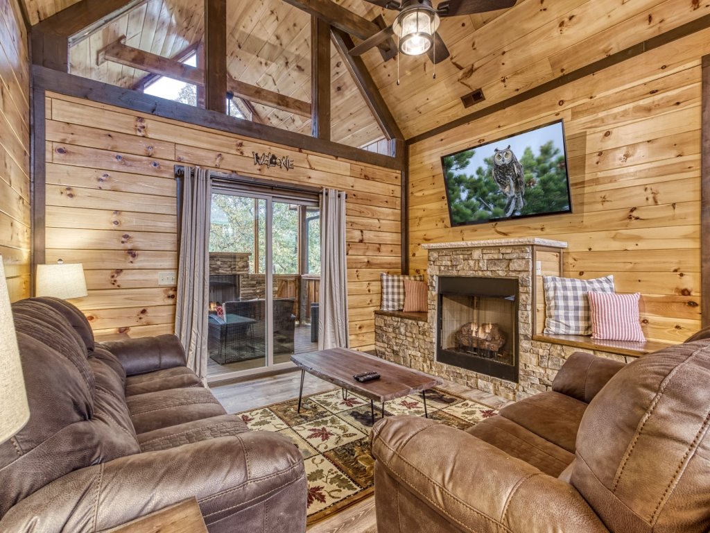 ERN823 - Eagle Falls Vacation Rental in Pigeon Forge - RedAwning