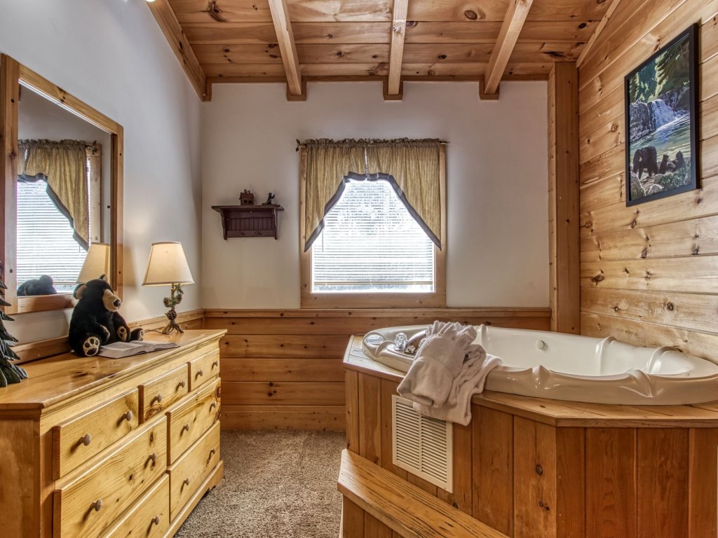 ER6 - On Eagles' Wings Vacation Rental in Pigeon Forge - RedAwning