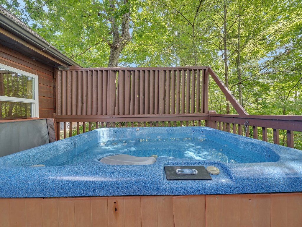 ER3 - Best of Both Worlds Vacation Rental in Pigeon Forge - RedAwning