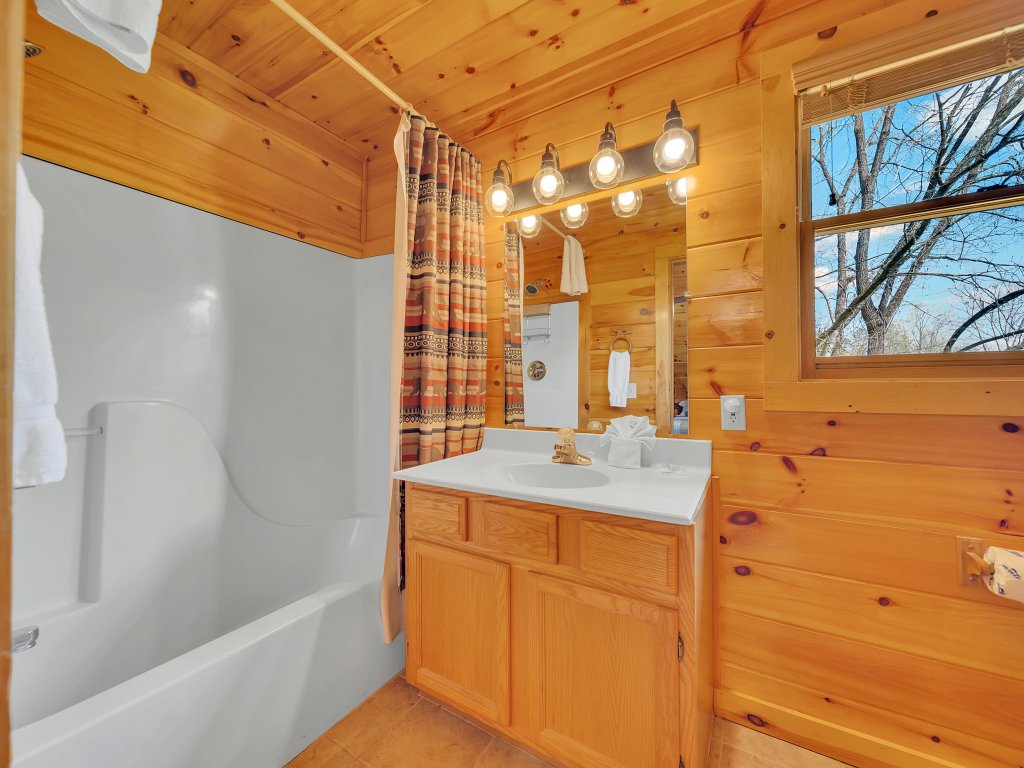 Tranquility Vacation Rental in Sevierville - RedAwning