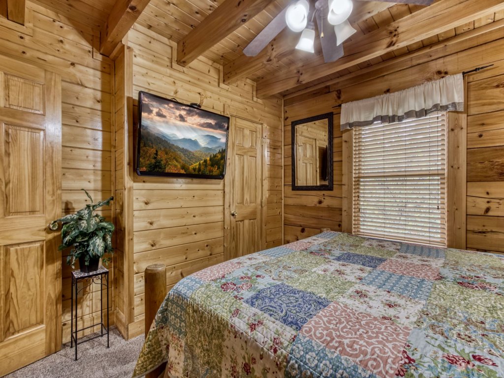 ERN819 - Mountain Majesty Vacation Rental in Pigeon Forge - RedAwning