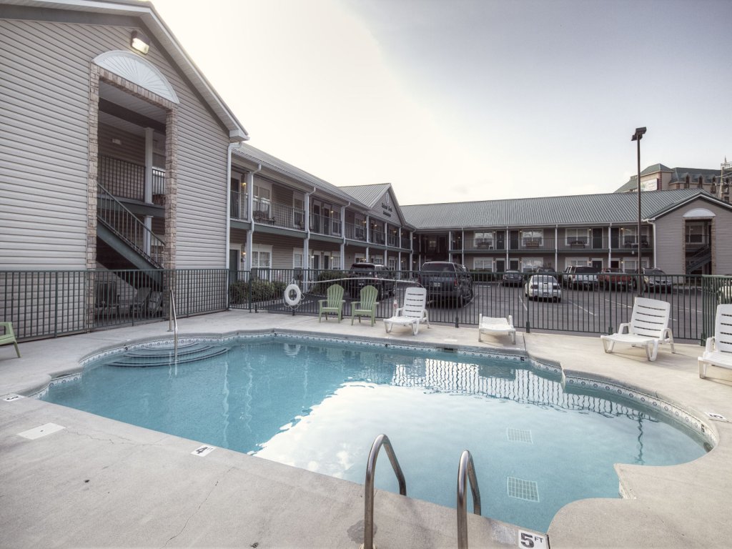 CC107 - Colonial Crest 107 Vacation Rental in Pigeon Forge - RedAwning