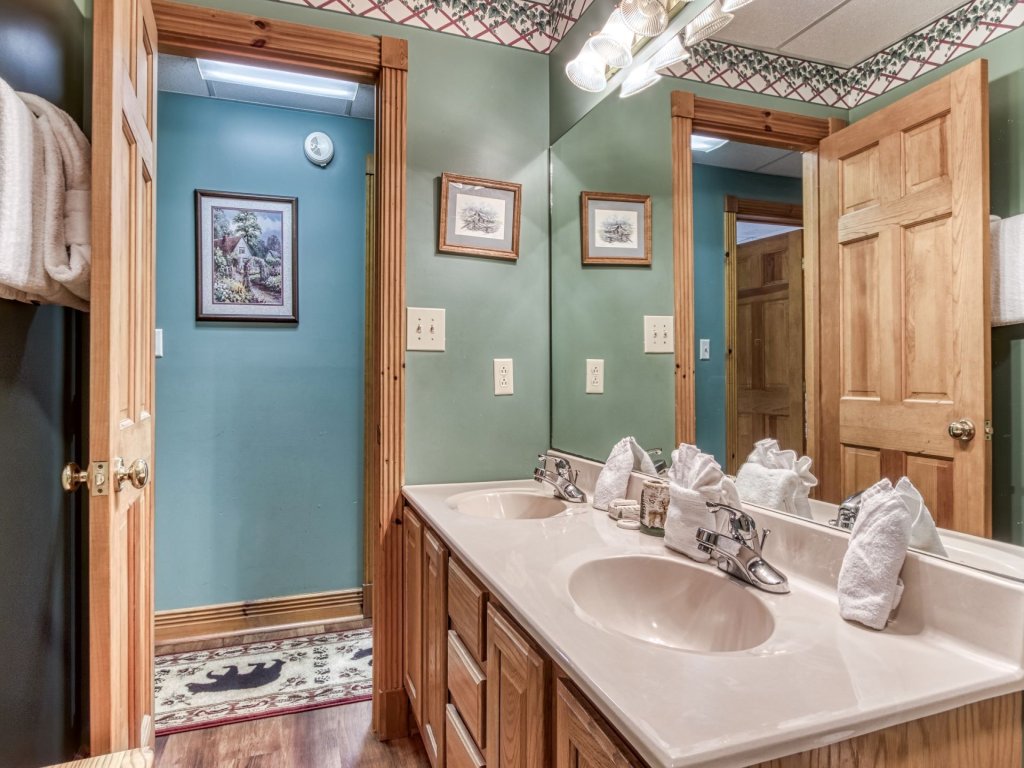 ER92 - Virginia's Villa Vacation Rental in Pigeon Forge - RedAwning