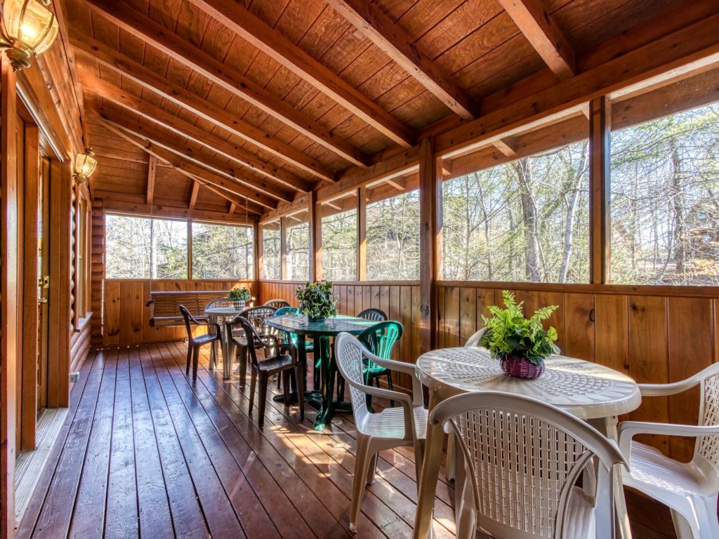 ER92 - Virginia's Villa Vacation Rental in Pigeon Forge - RedAwning