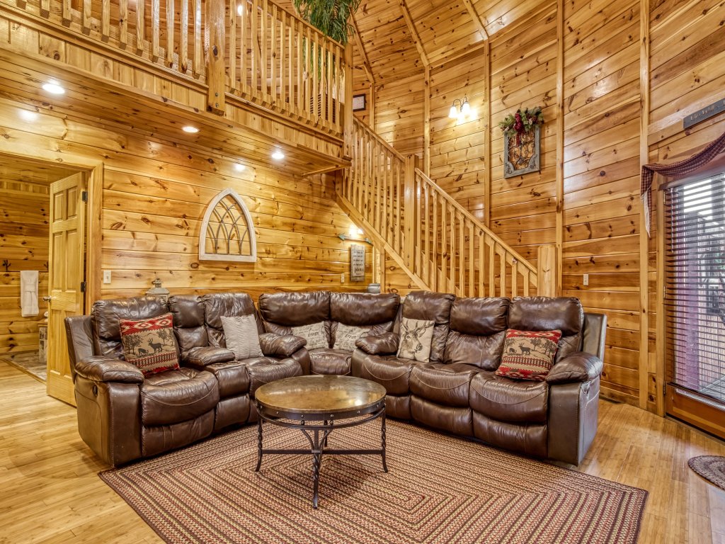 Declan's View Vacation Rental in Sevierville - RedAwning