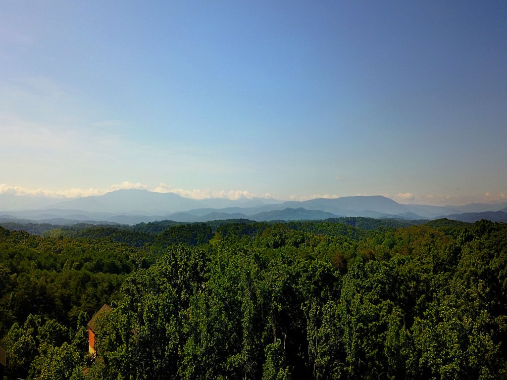 Declan's View Vacation Rental in Sevierville - RedAwning