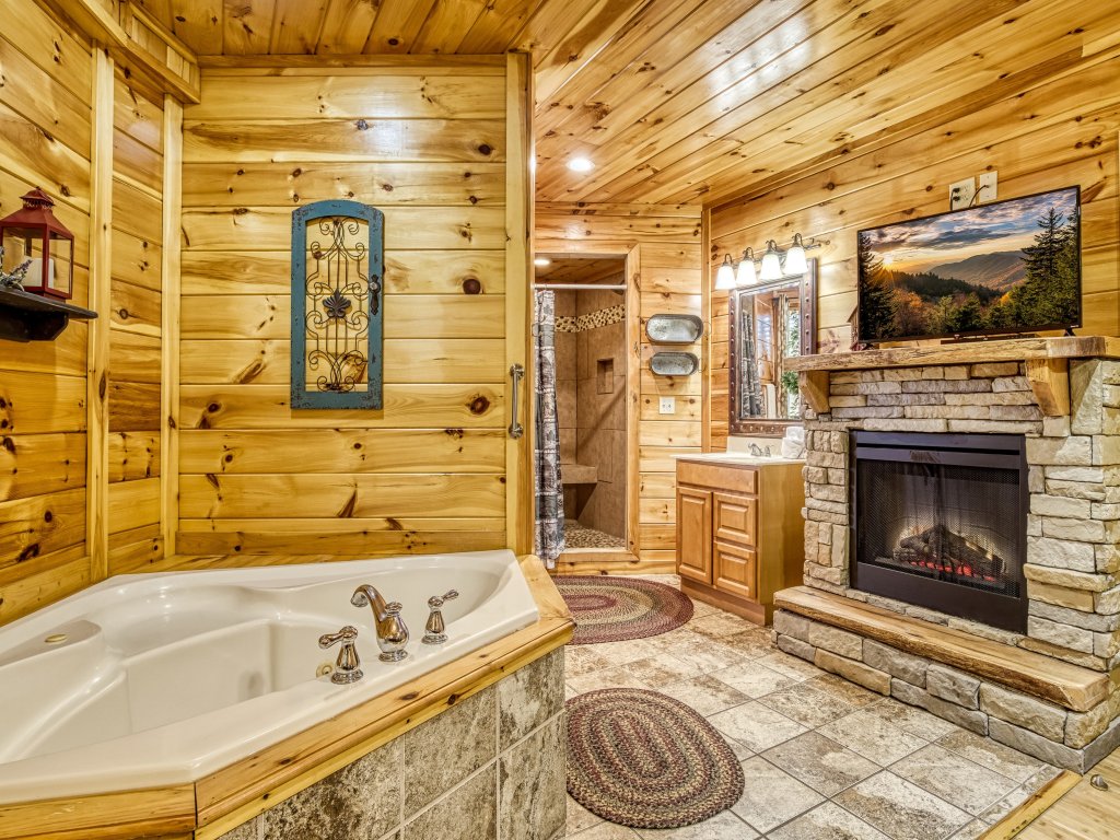 Declan's View Vacation Rental in Sevierville - RedAwning