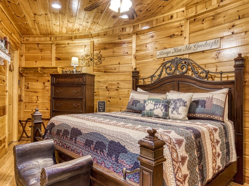 Declan's View Vacation Rental in Sevierville - RedAwning