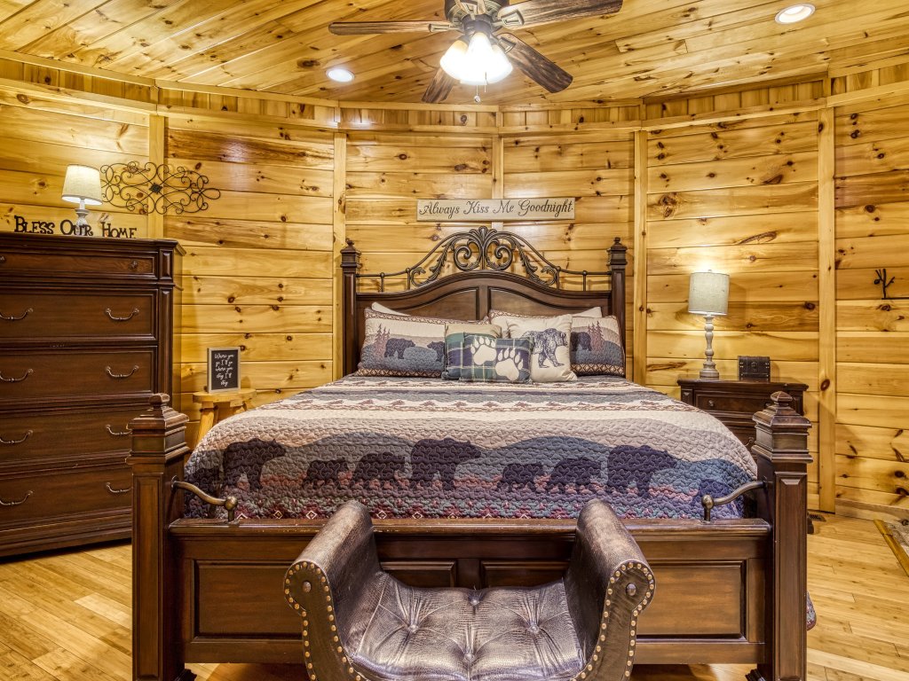 Declan's View Vacation Rental in Sevierville - RedAwning