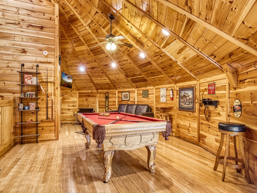 Declan's View Vacation Rental in Sevierville - RedAwning
