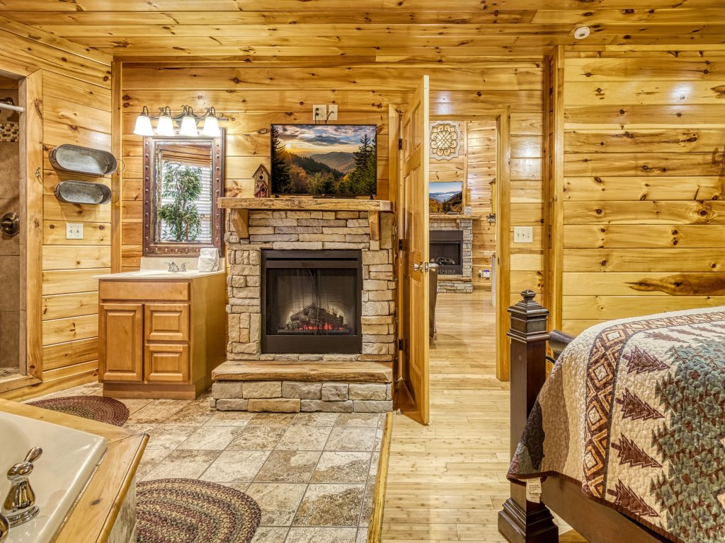Declan's View Vacation Rental in Sevierville - RedAwning