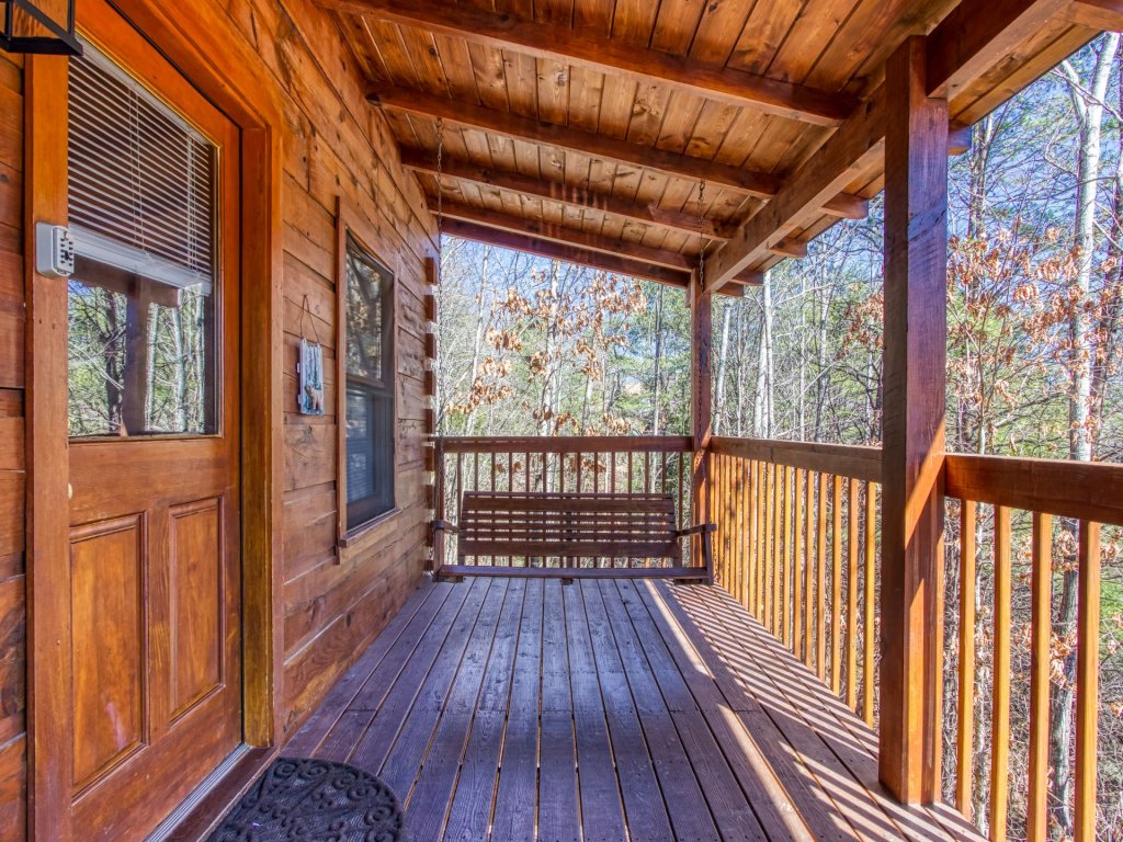 ER27 - Bear Naked Vacation Rental in Pigeon Forge - RedAwning