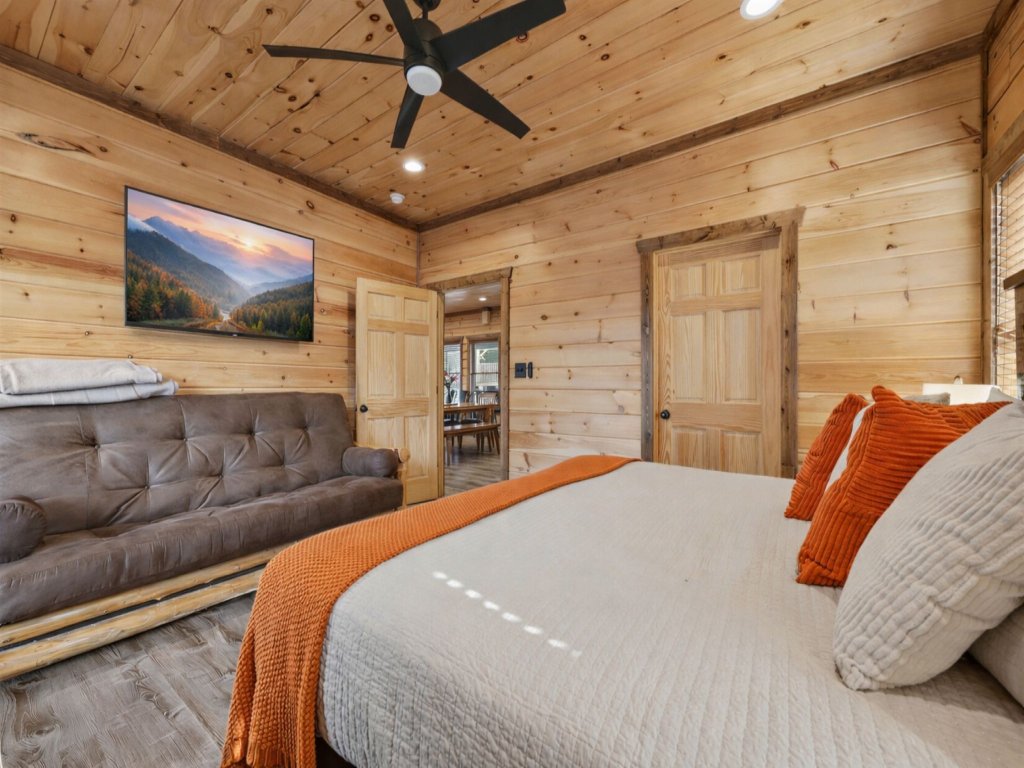 ERN840 - Splashin' Chalet Vacation Rental in Pigeon Forge - RedAwning