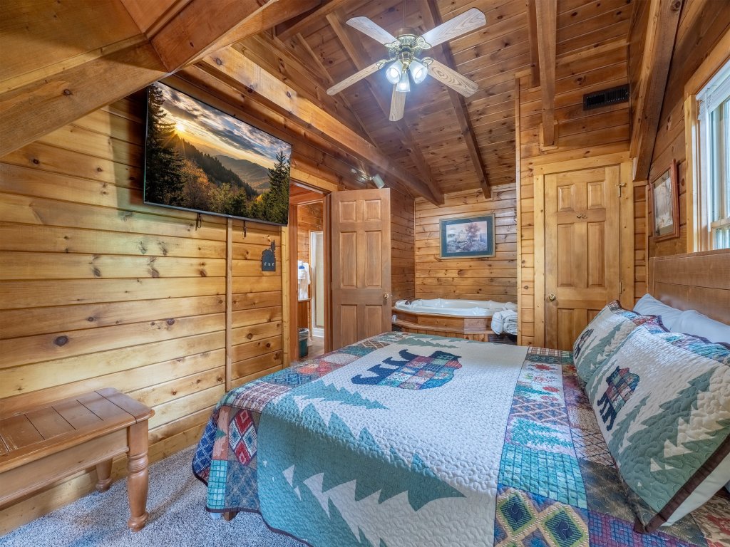 ER74 - Gerrald's Chalet Vacation Rental in Pigeon Forge - RedAwning