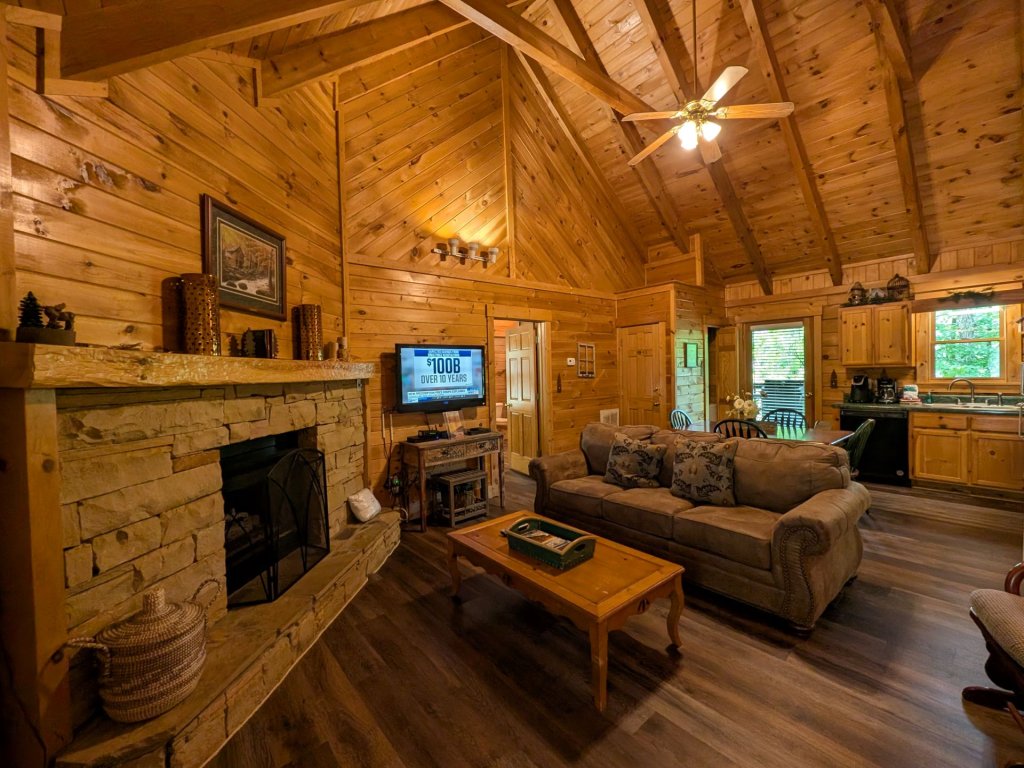 ER75 - Palmetto Place Vacation Rental in Pigeon Forge - RedAwning
