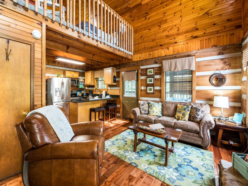 ER17 - The Perfect Getaway Vacation Rental in Pigeon Forge - RedAwning
