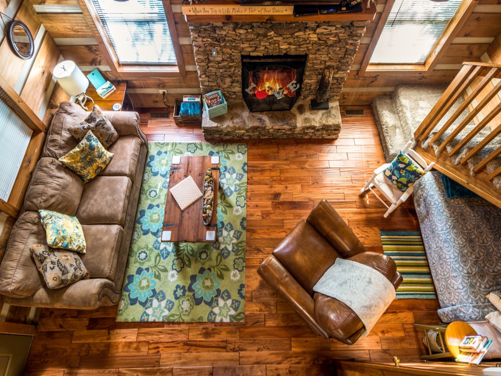 ER17 - The Perfect Getaway Vacation Rental in Pigeon Forge - RedAwning