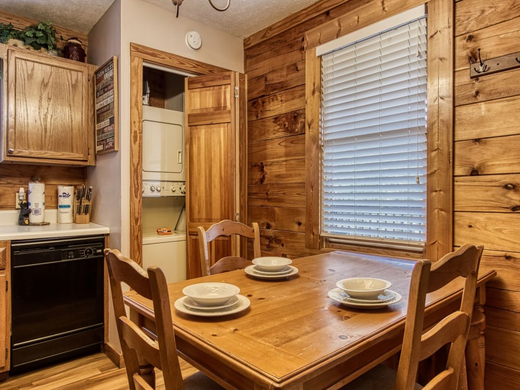 ER15 - A Bears Life Vacation Rental in Pigeon Forge - RedAwning