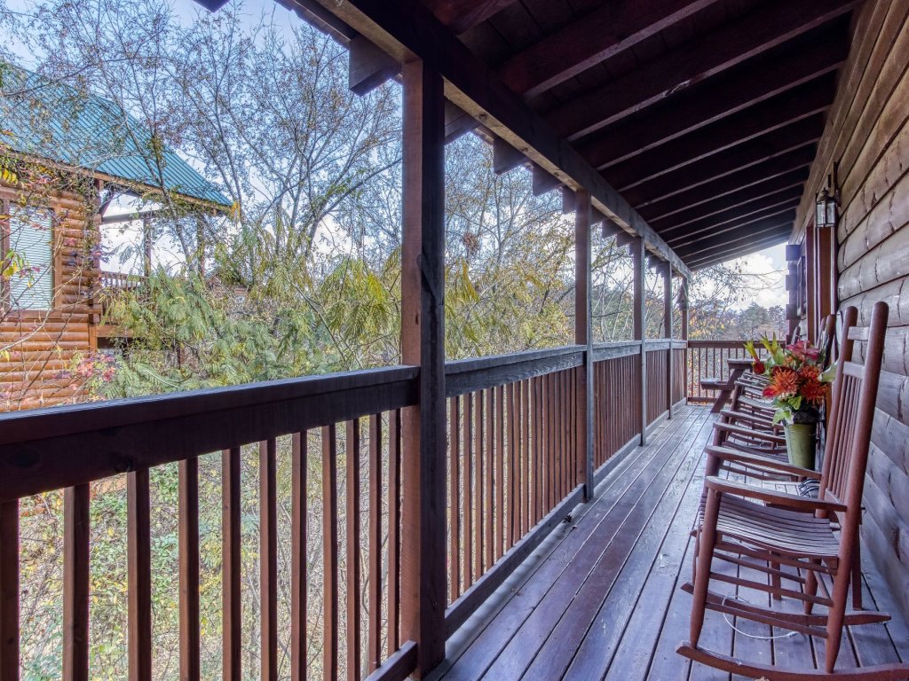 ERN859 - Absolute Paradise Vacation Rental in Pigeon Forge - RedAwning
