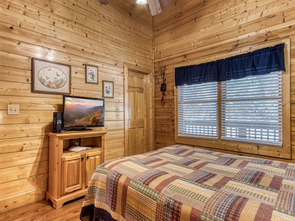 ERN859 - Absolute Paradise Vacation Rental in Pigeon Forge - RedAwning