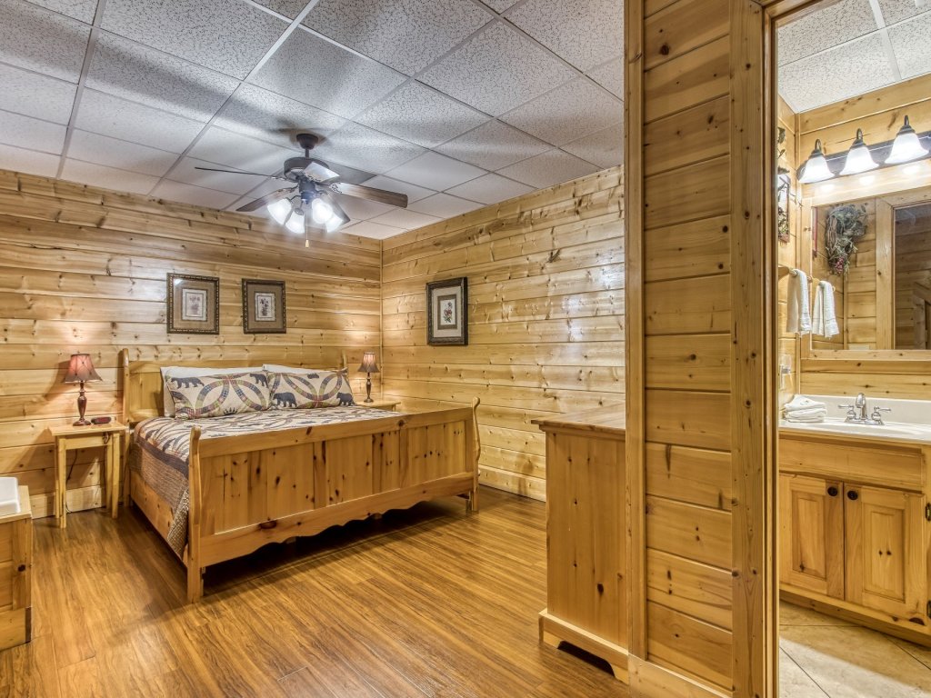 ERN859 - Absolute Paradise Vacation Rental in Pigeon Forge - RedAwning